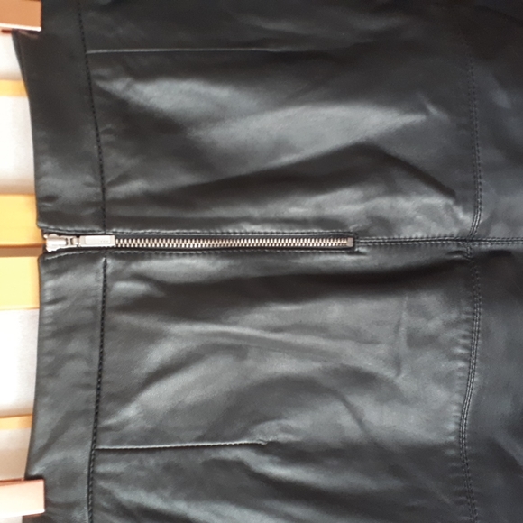 Jeanswest black genuine leather Skirt Size 14 - Picture 6 of 12